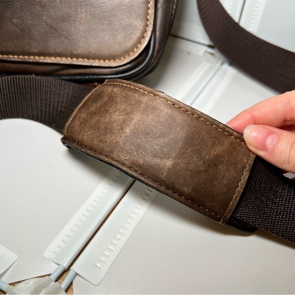 Vintage Wilsons Leather Crossbody Satchel Bag in Brown - Picture 4 of 14